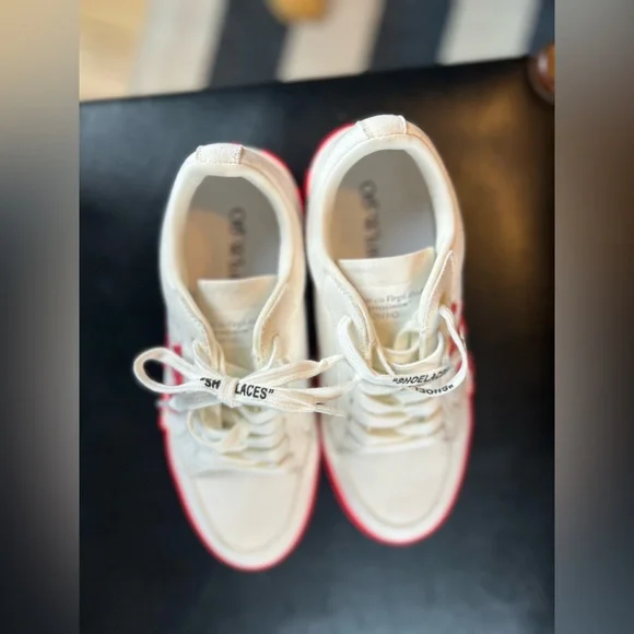 Off-White x virgil abloh Vulcanized Low Top Sneakers - Picture 5 of 11